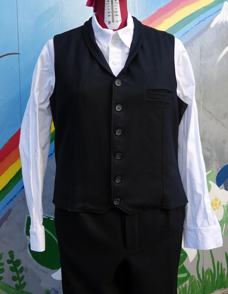 2020-06-01_16-53-50 Črna noša