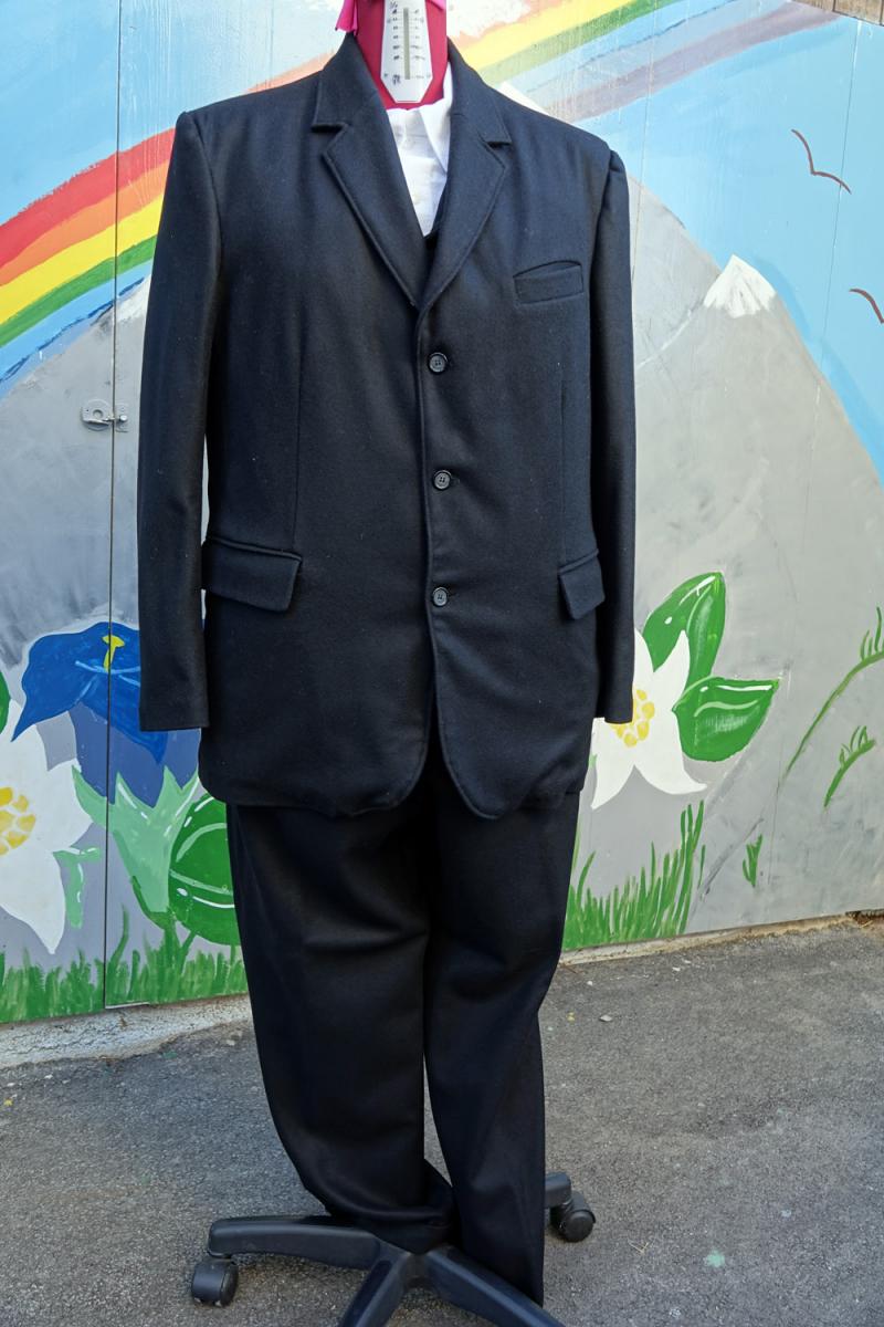 2020-06-01_16-57-27 Črna noša