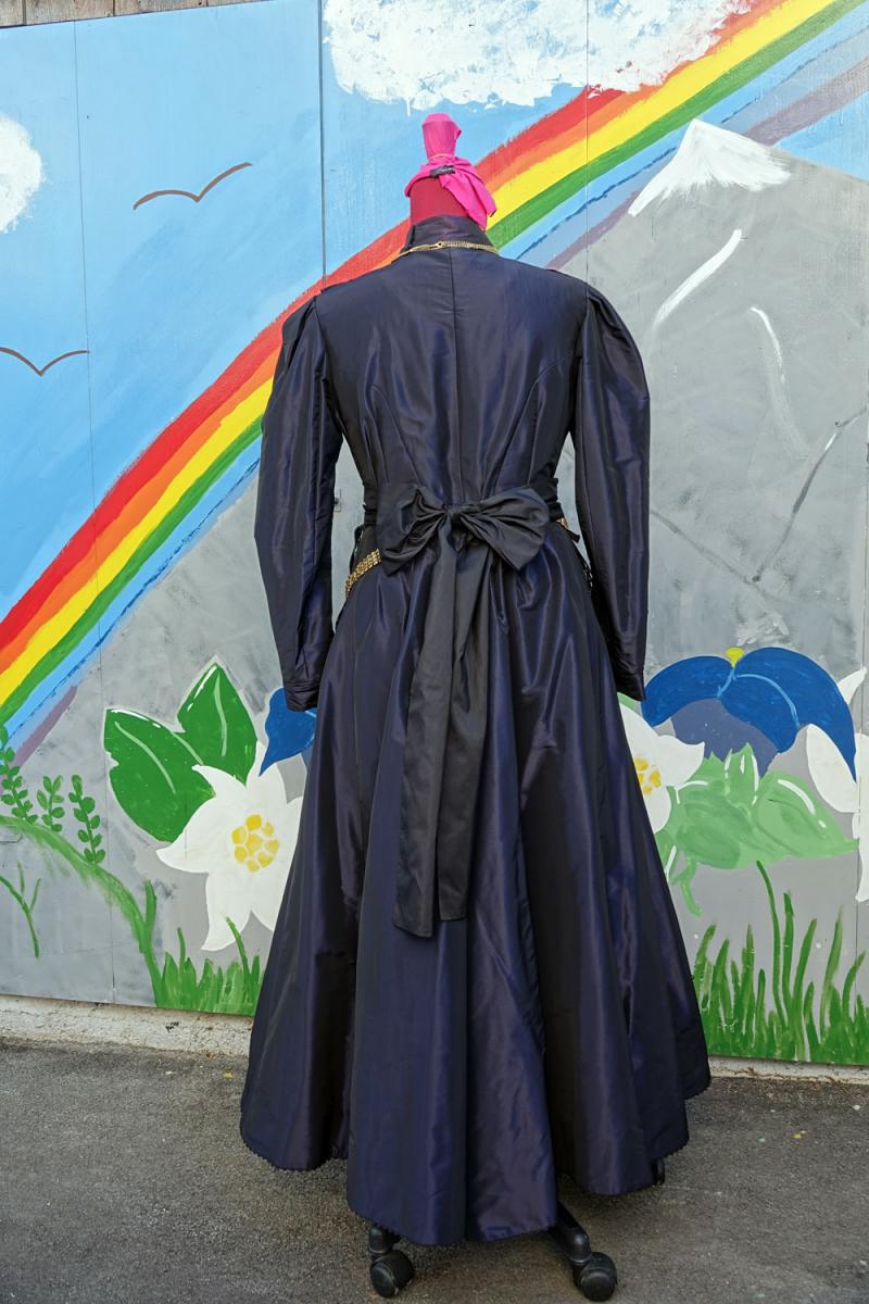 2020-06-01_16-21-06 Črna noša