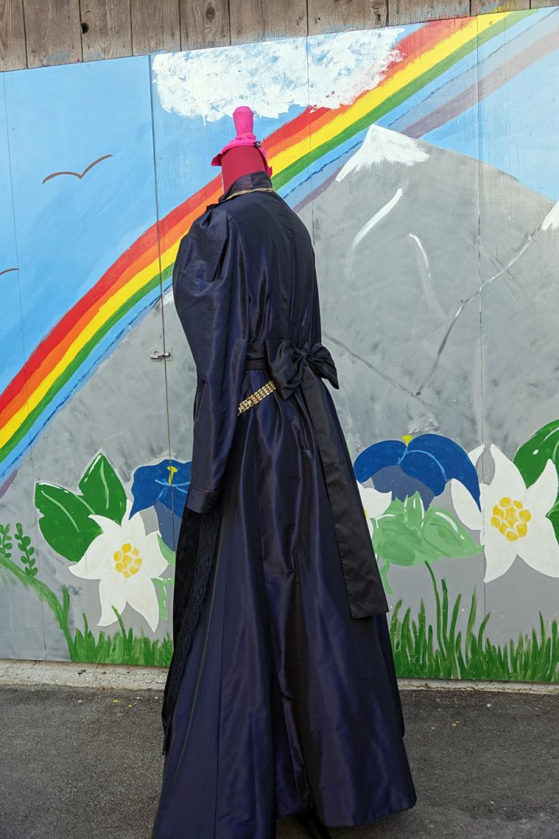 2020-06-01_16-20-38 Črna noša