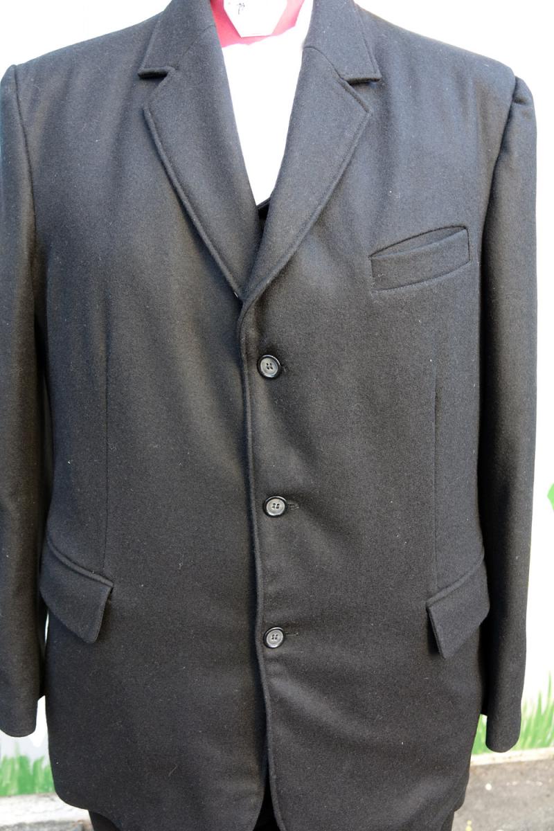 2020-06-01_16-57-45 Črna noša