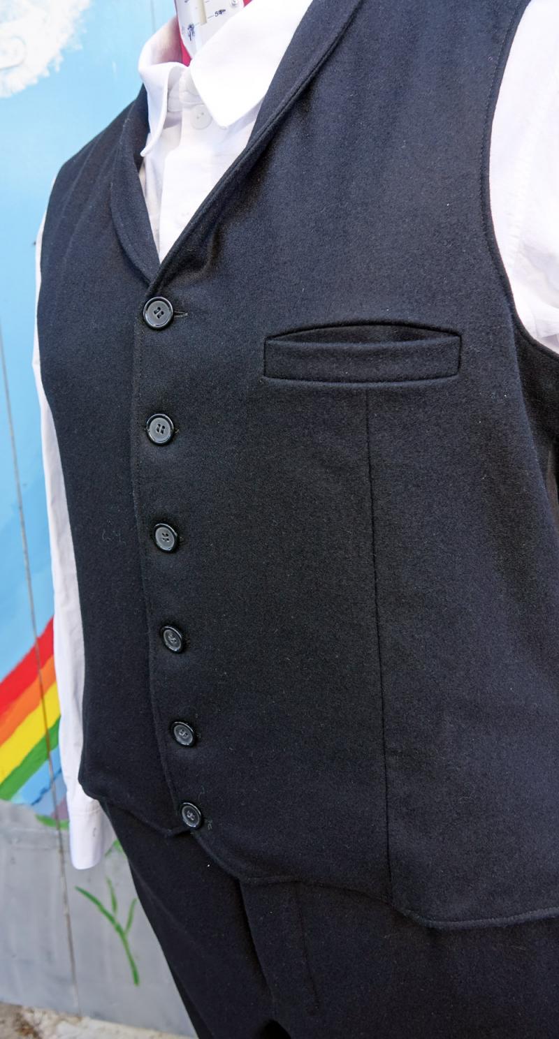 2020-06-01_16-54-11 Črna noša