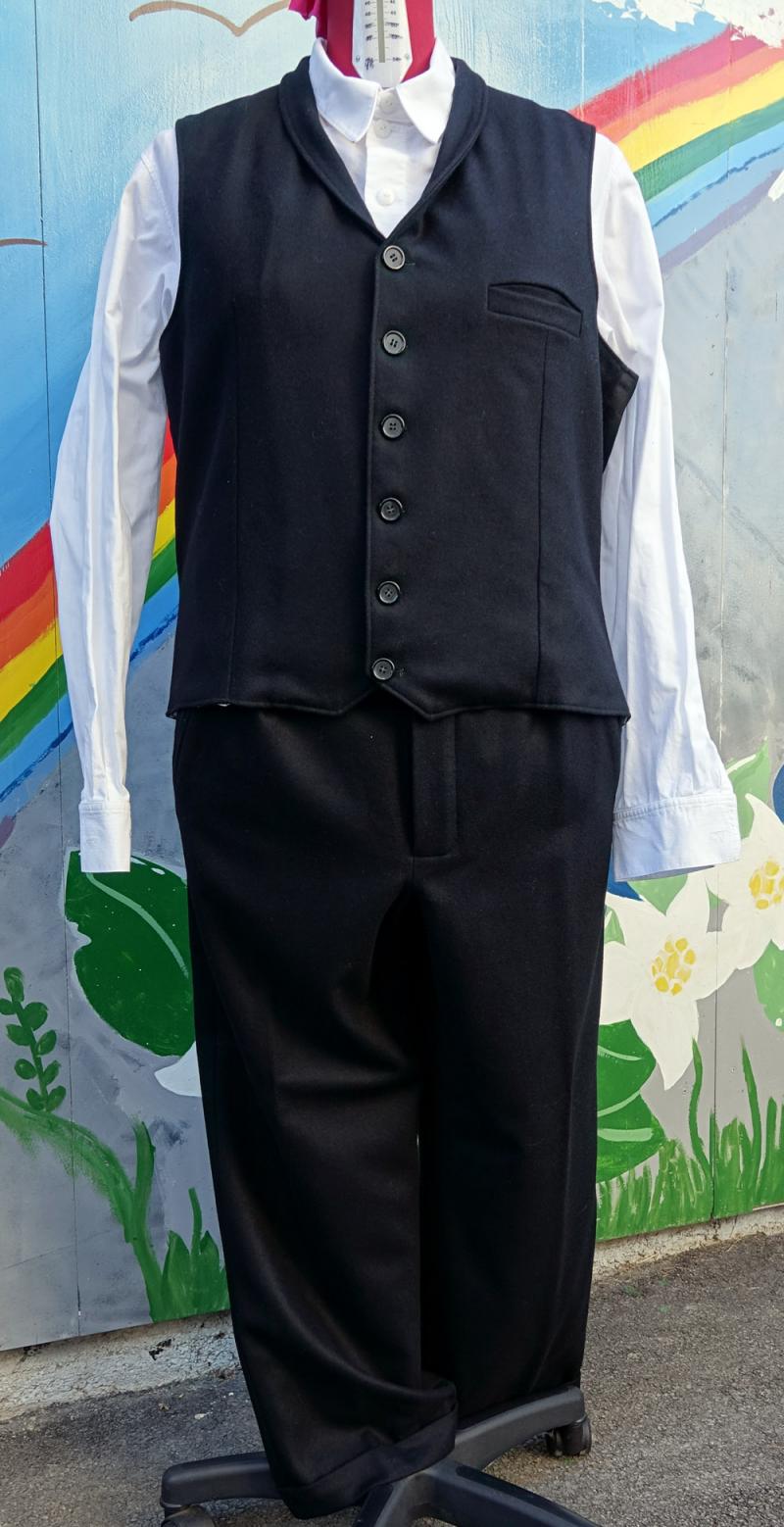 2020-06-01_16-53-58 Črna noša