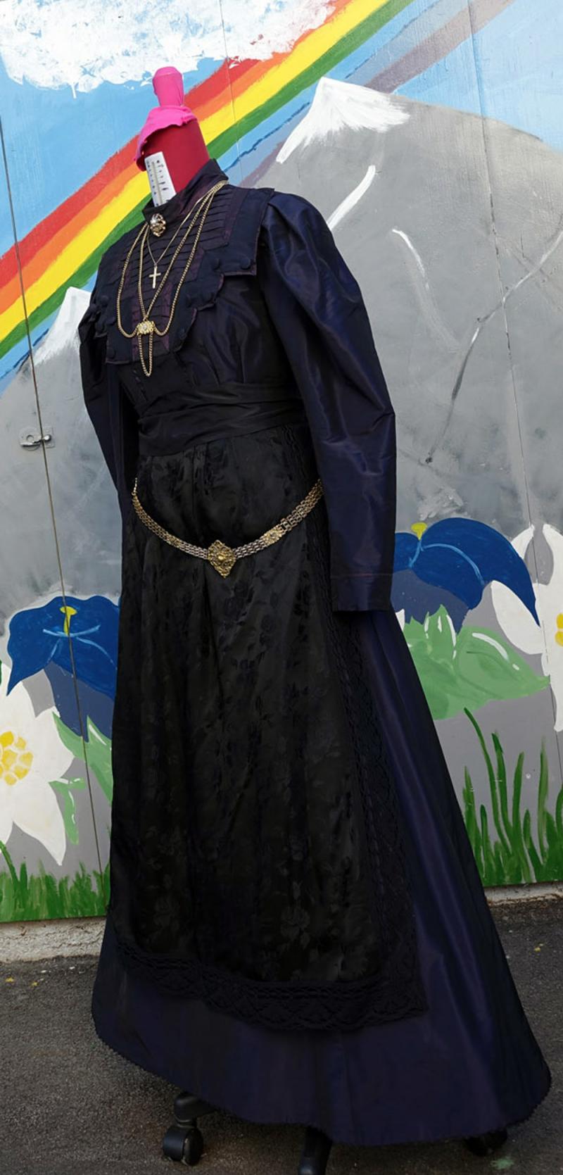 2020-06-01_16-20-26 Črna noša