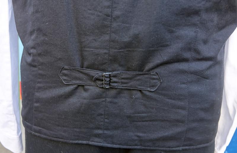 2020-06-01_16-54-26 Črna noša