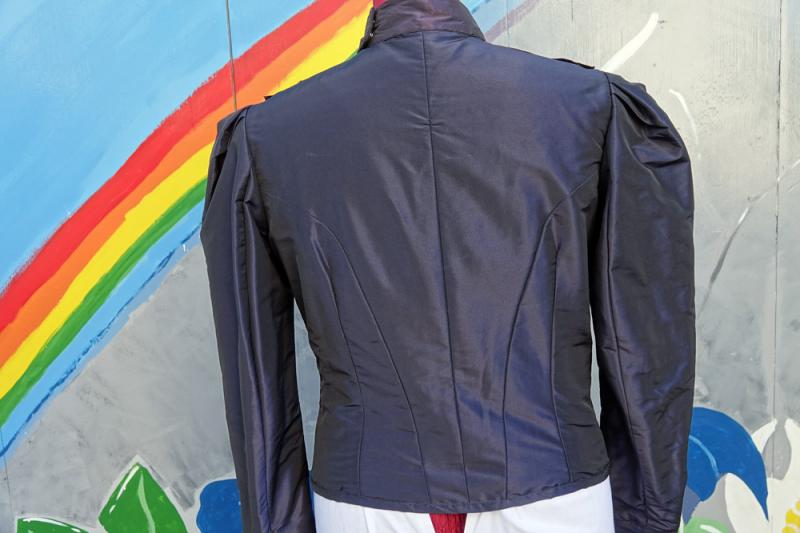 2020-06-01_16-28-36 Črna noša