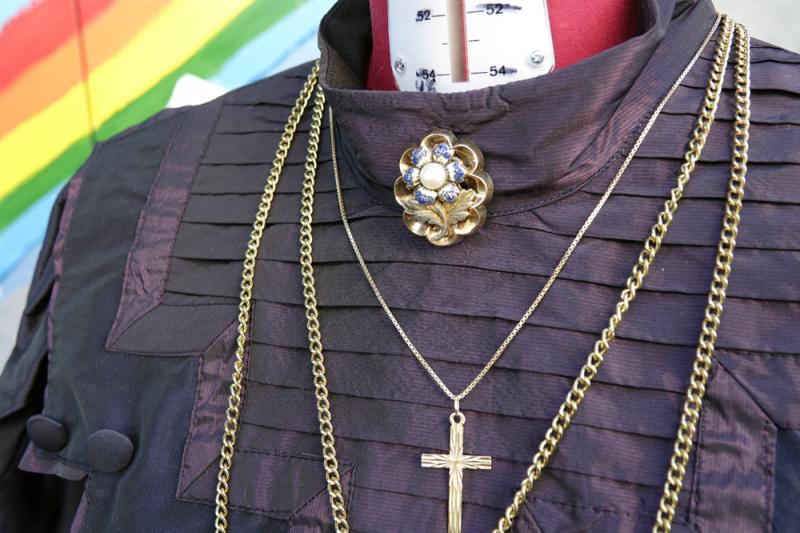 2020-06-01_16-21-25 Črna noša