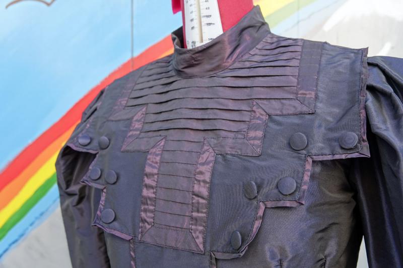 2020-06-01_16-28-07 Črna noša