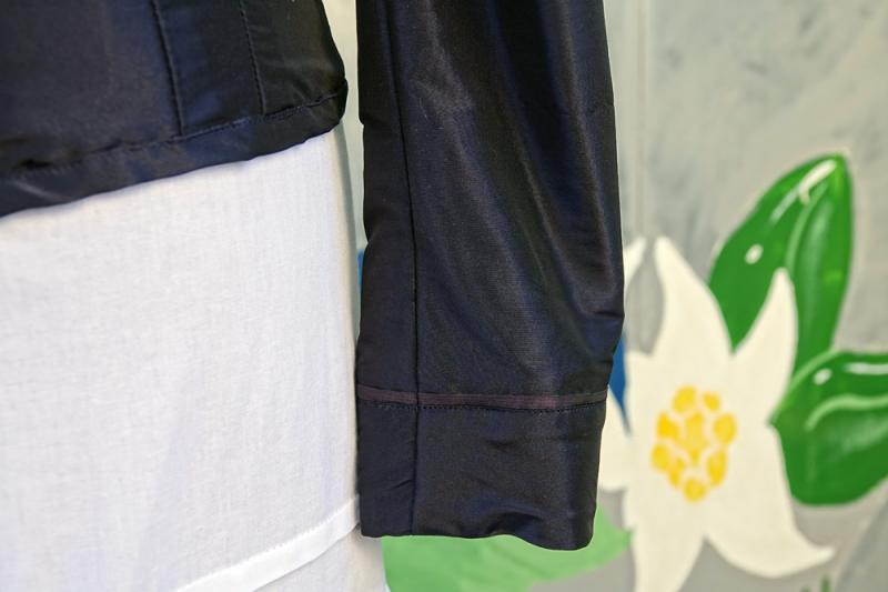 2020-06-01_16-27-59 Črna noša