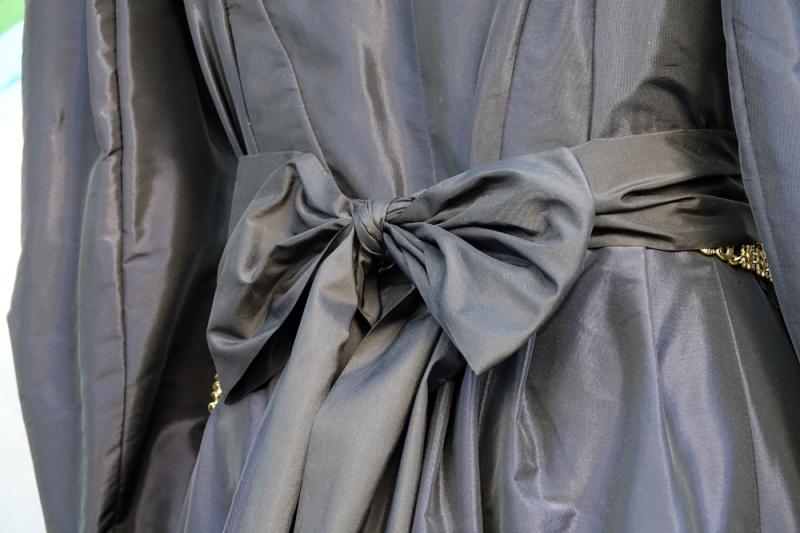 2020-06-01_16-22-36 Črna noša