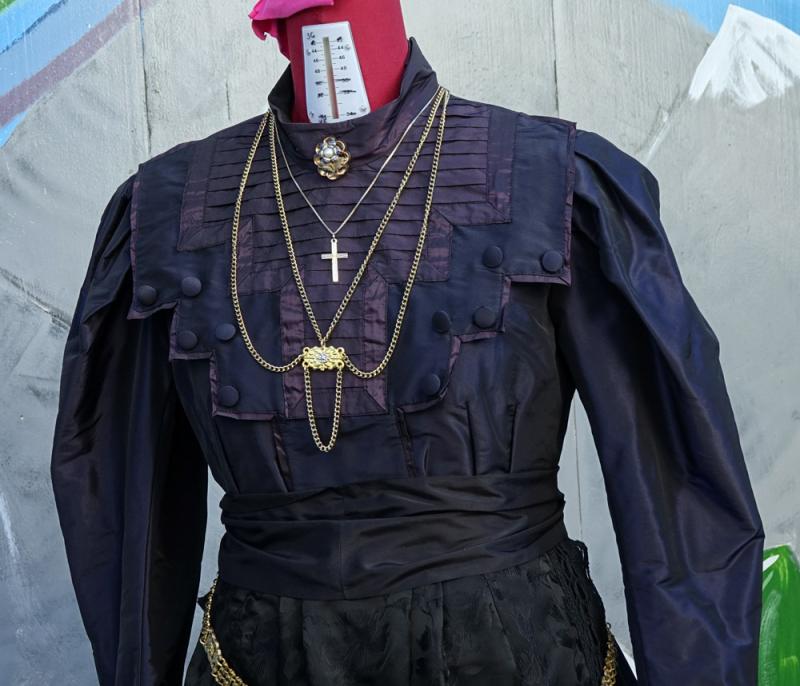 2020-06-01_16-20-00 Črna noša